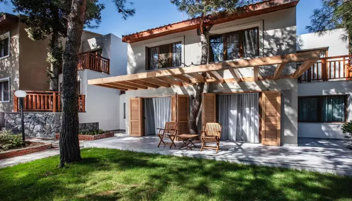 هتل پاین بی هالیدی ریزورت کوش آداسی